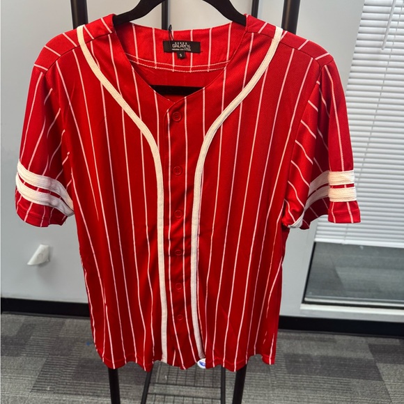 Red and White Striped Jersey - Picture 4 of 8